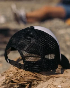 Passenger Accessories|Caps & Hats>Beechey Snapback Trucker Cap Black/White