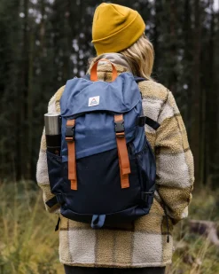 Passenger Backpacks & Bags|Backpacks & Bags>Boondocker Recycled 26L Backpack Dark Denim/ Deep Navy