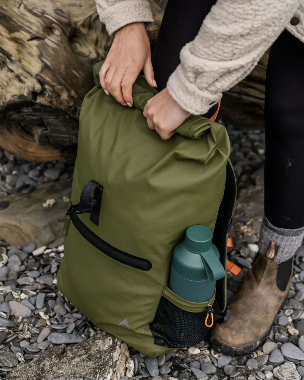 Passenger Backpacks & Bags|Backpacks & Bags>Crossing Roll Top Backpack True Black/ Khaki