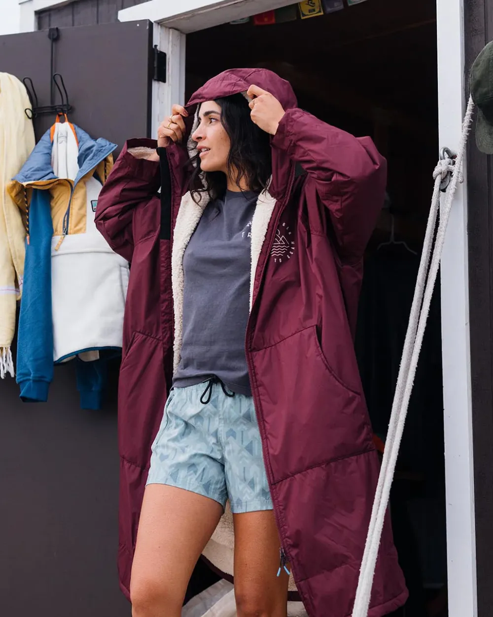 Passenger Changing Robes & Ponchos|Changing Robes & Surf Ponchos>Escapism Recycled Sherpa Lined Changing Robe Windsor Wine