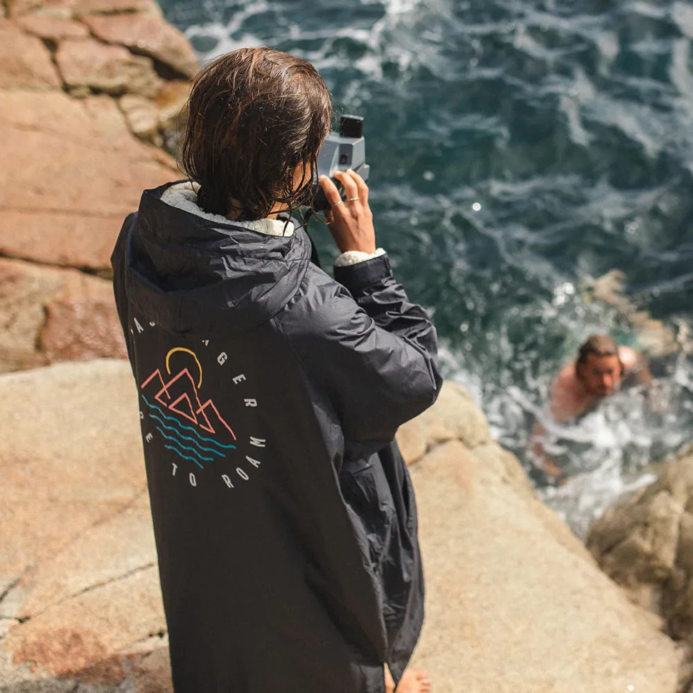 Floris van Bommel Outdoor Living|Outdoor Living>Escapism Recycled Sherpa Lined Changing Robe Black