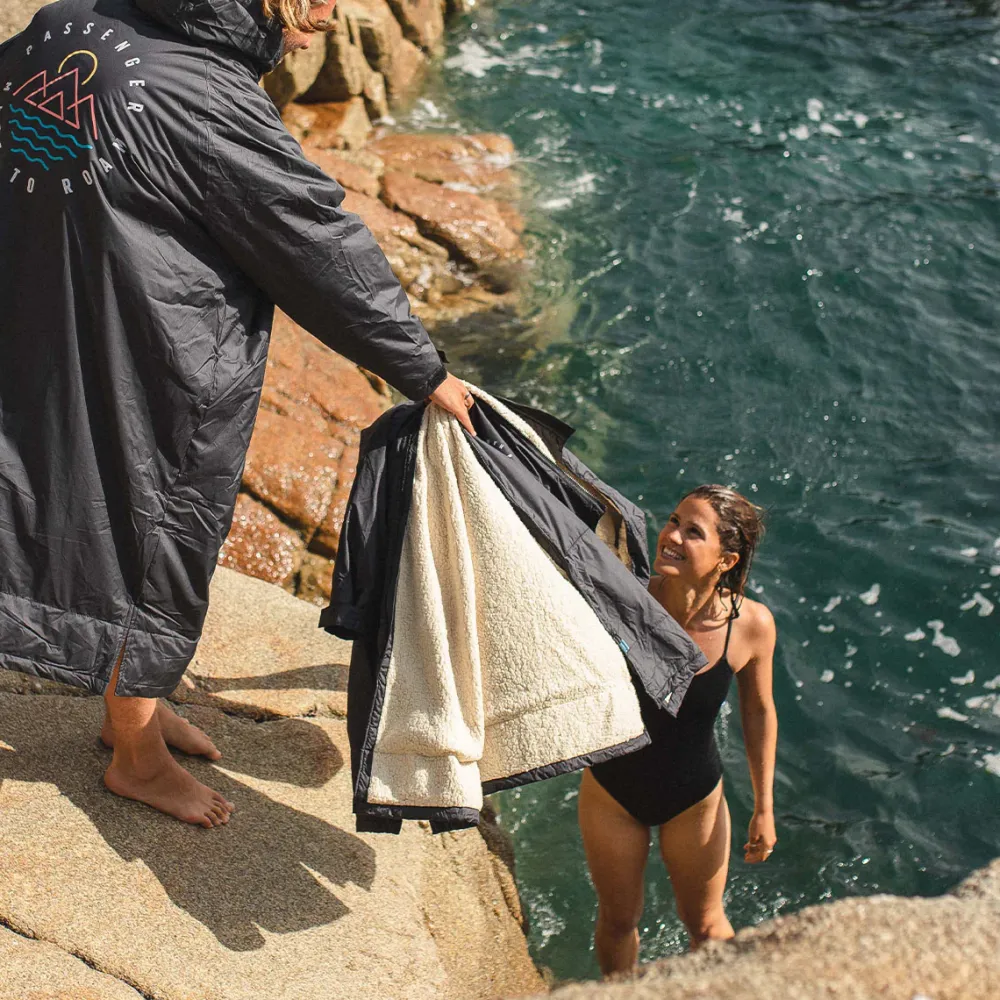 Floris van Bommel Outdoor Living|Outdoor Living>Escapism Recycled Sherpa Lined Changing Robe Black