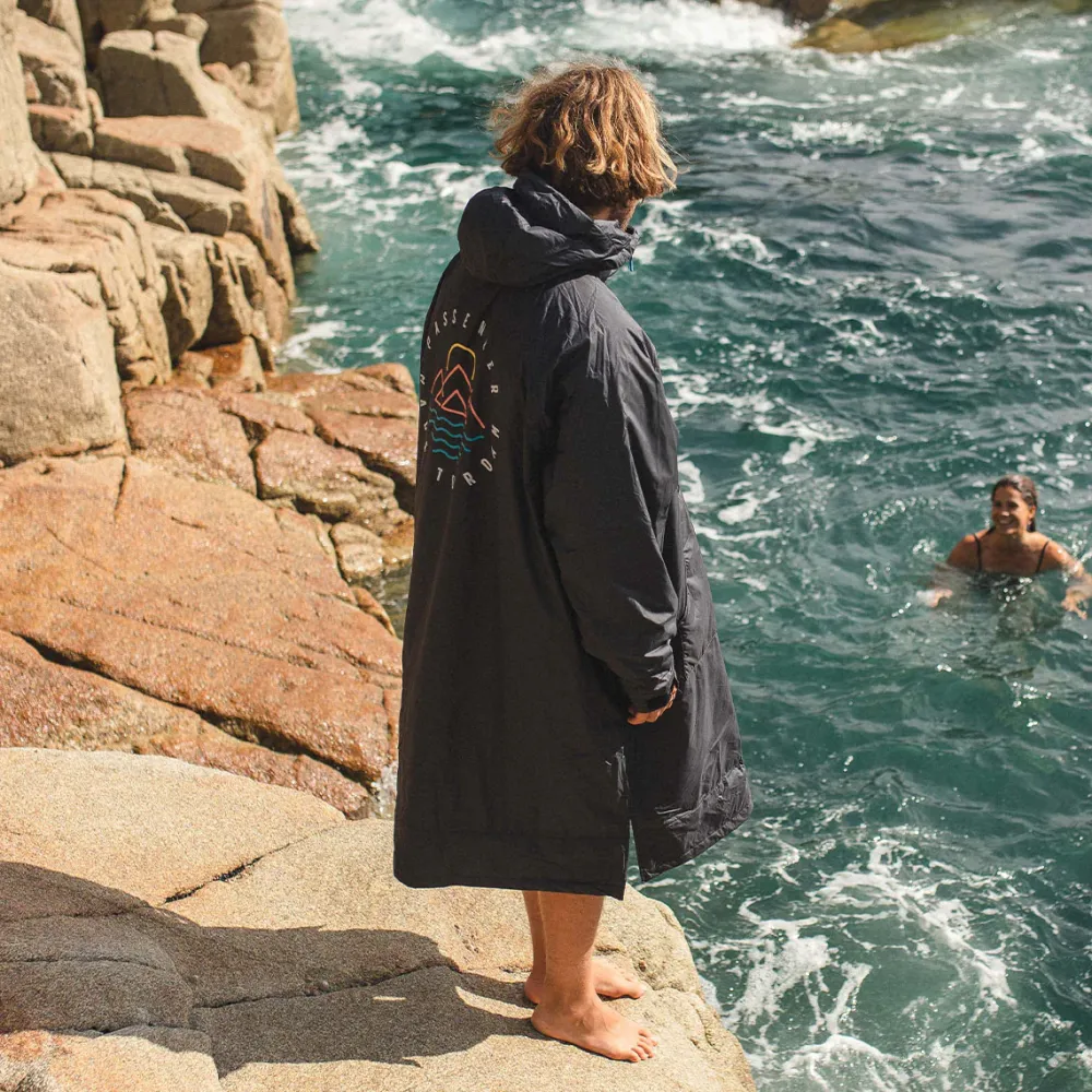 Floris van Bommel Surf Accessories|Surf Accessories>Escapism Recycled Towel Lined Changing Robe Black