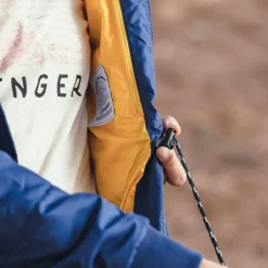 Passenger Water Resistant|Insulated><noscript><img width=