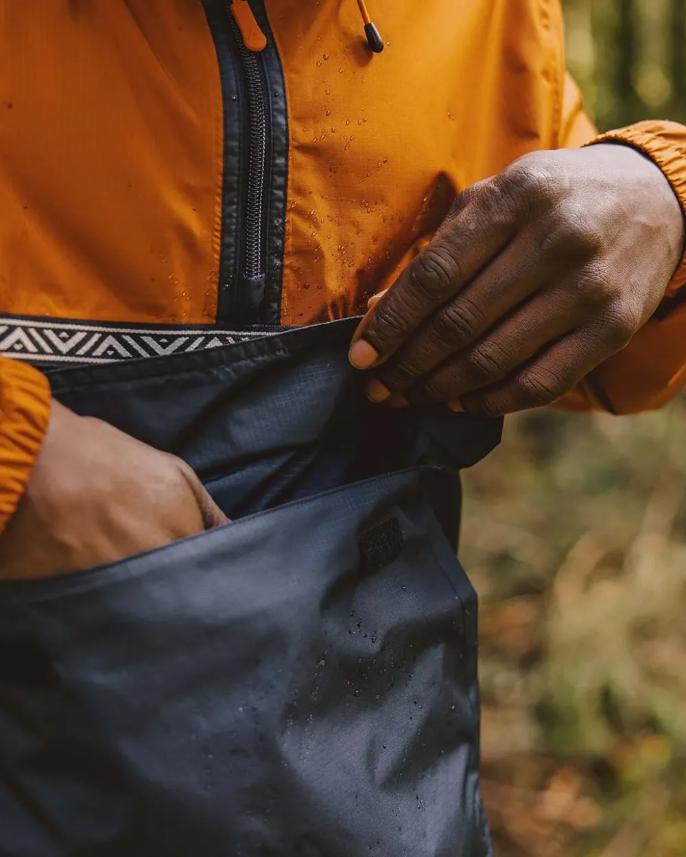 Passenger Water Resistant|Men's Outlet>Flow 1/2 Zip Recycled Water Resistant Jacket Glazed Ginger/Deep Navy