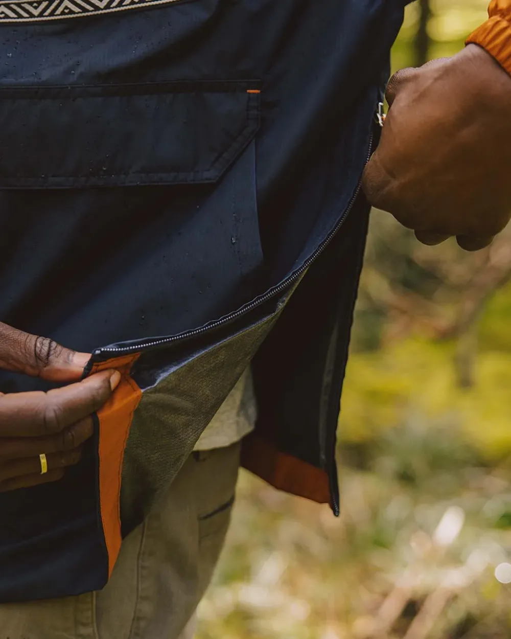 Passenger Water Resistant|Men's Outlet>Flow 1/2 Zip Recycled Water Resistant Jacket Glazed Ginger/Deep Navy