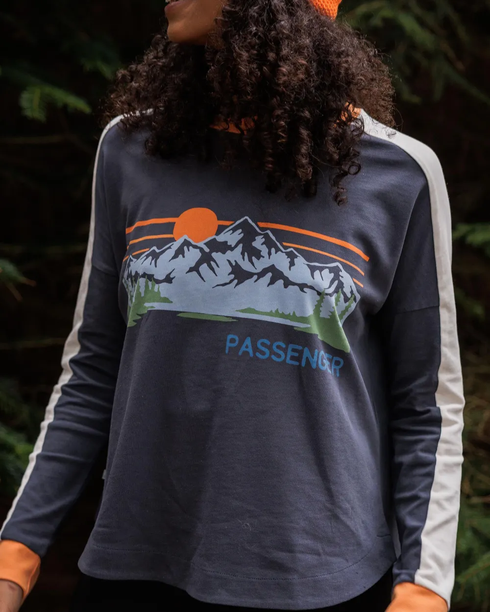 Passenger Tops & T-Shirts>Hilltop Organic Cotton LS T-Shirt Charcoal
