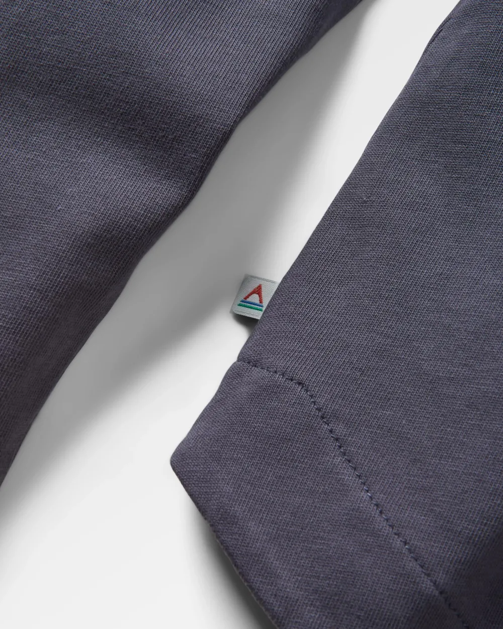 Passenger Tops & T-Shirts>Hilltop Organic Cotton LS T-Shirt Charcoal