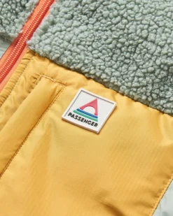 Passenger Insulated|Winter Road Trip Essentials><noscript><img width=