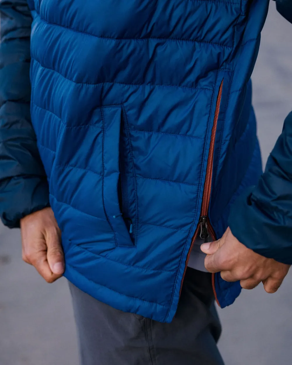 Passenger Insulated|Men's Outlet>Roamer Recycled Insulated Overhead Jacket Rich Navy/Cobalt