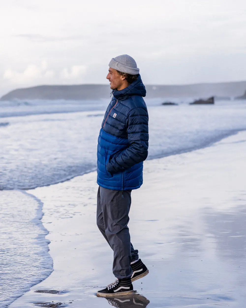 Passenger Insulated|Men's Outlet>Roamer Recycled Insulated Overhead Jacket Rich Navy/Cobalt