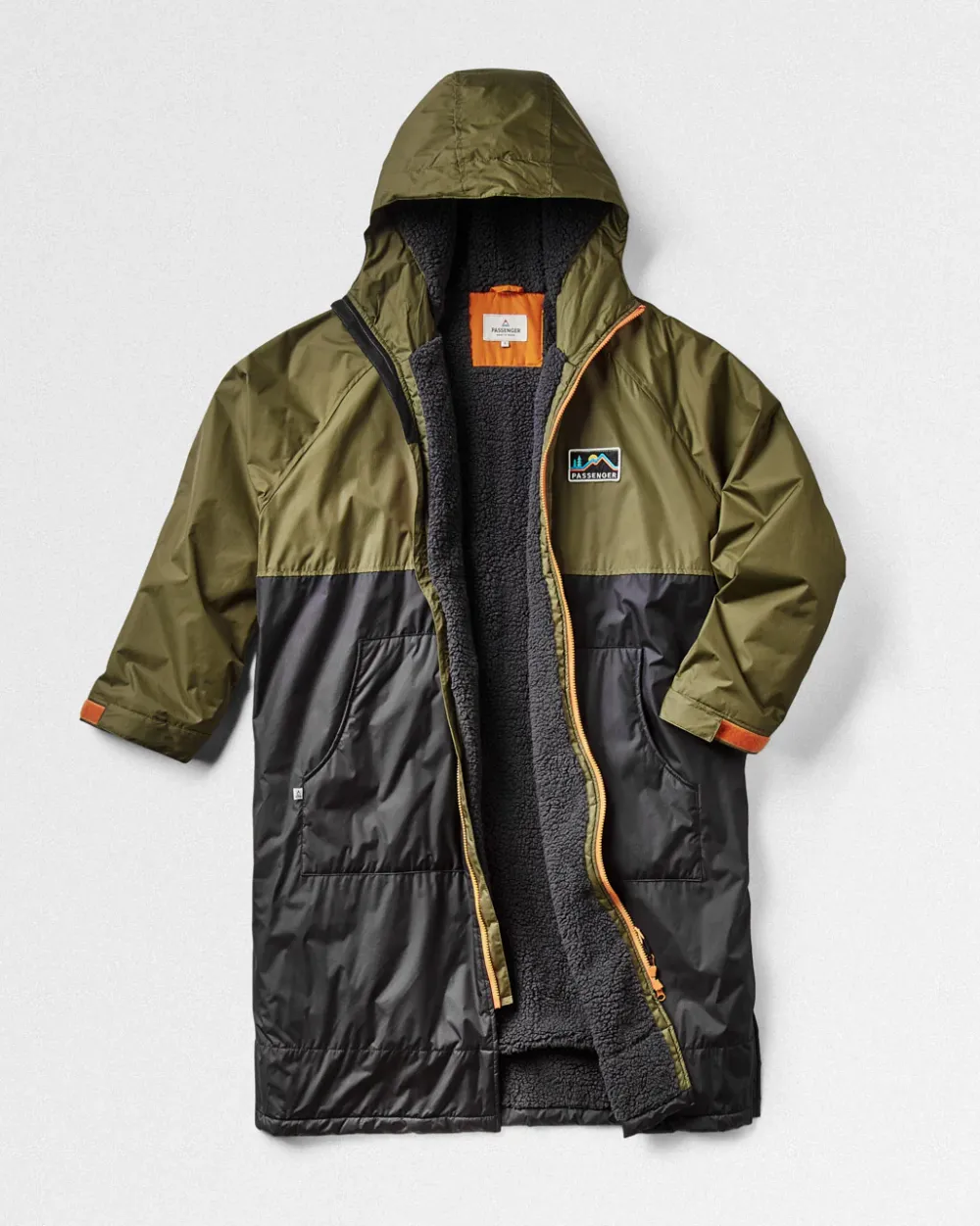 Floris van Bommel Surf Accessories|Surf Accessories>Roaming Recycled Sherpa Lined Changing Robe Black/ Khaki