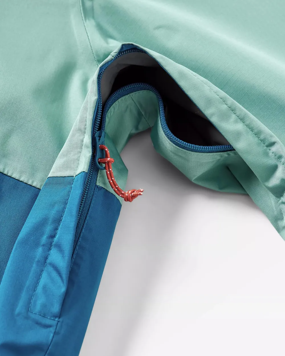 Passenger Activewear>Scene Water Resistant Recycled Jacket Shallow Water/ Corsair Blue