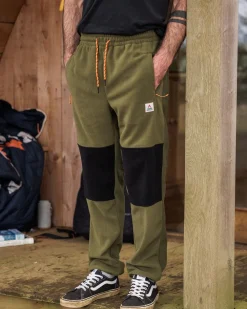 Floris van Bommel Pants|Winter Road Trip Essentials><noscript><img width=