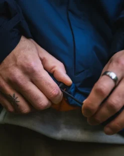 Passenger Water Resistant|Insulated><noscript><img width=