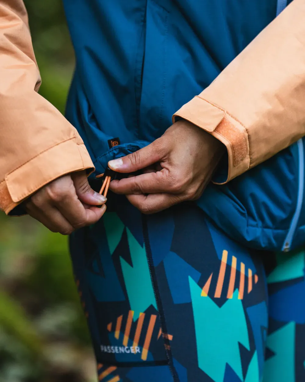 Passenger Insulated|Activewear>Terrain Insulated Water Resistant Jacket Corsair Blue/ Apricot