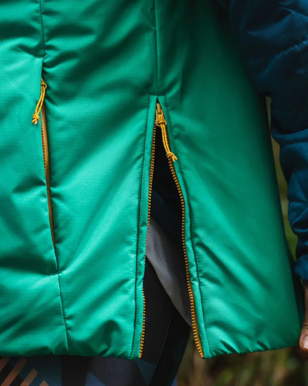 Passenger Water Resistant|Insulated>Trace Recycled Thermore® Insulated Jacket Corsair Blue/ Jungle Green