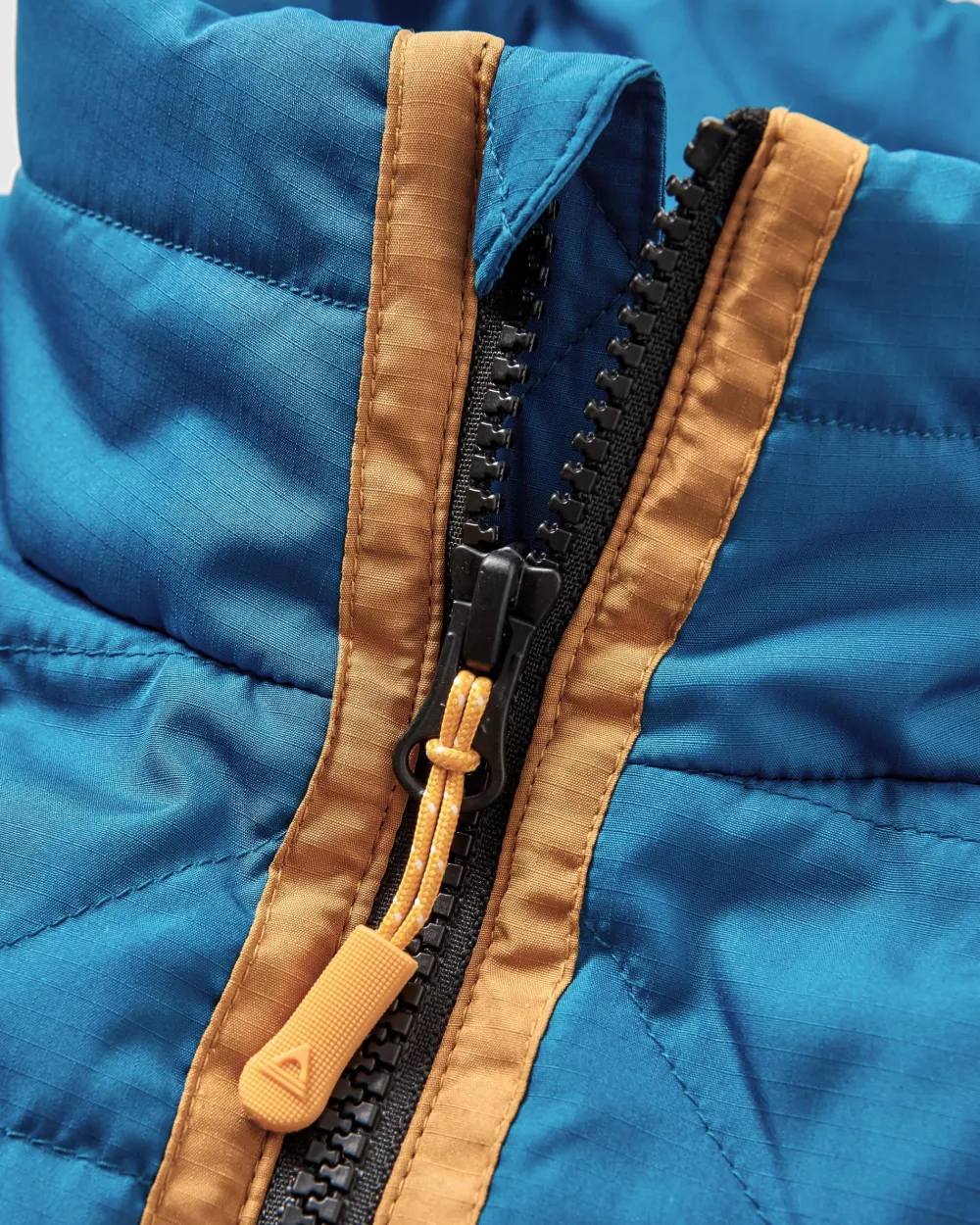 Passenger Water Resistant|Insulated>Trace Recycled Thermore® Insulated Jacket Corsair Blue/ Jungle Green