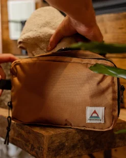 Passenger Accessories|Men's Outlet>Travel Recycled Wash Kit Golden Brown