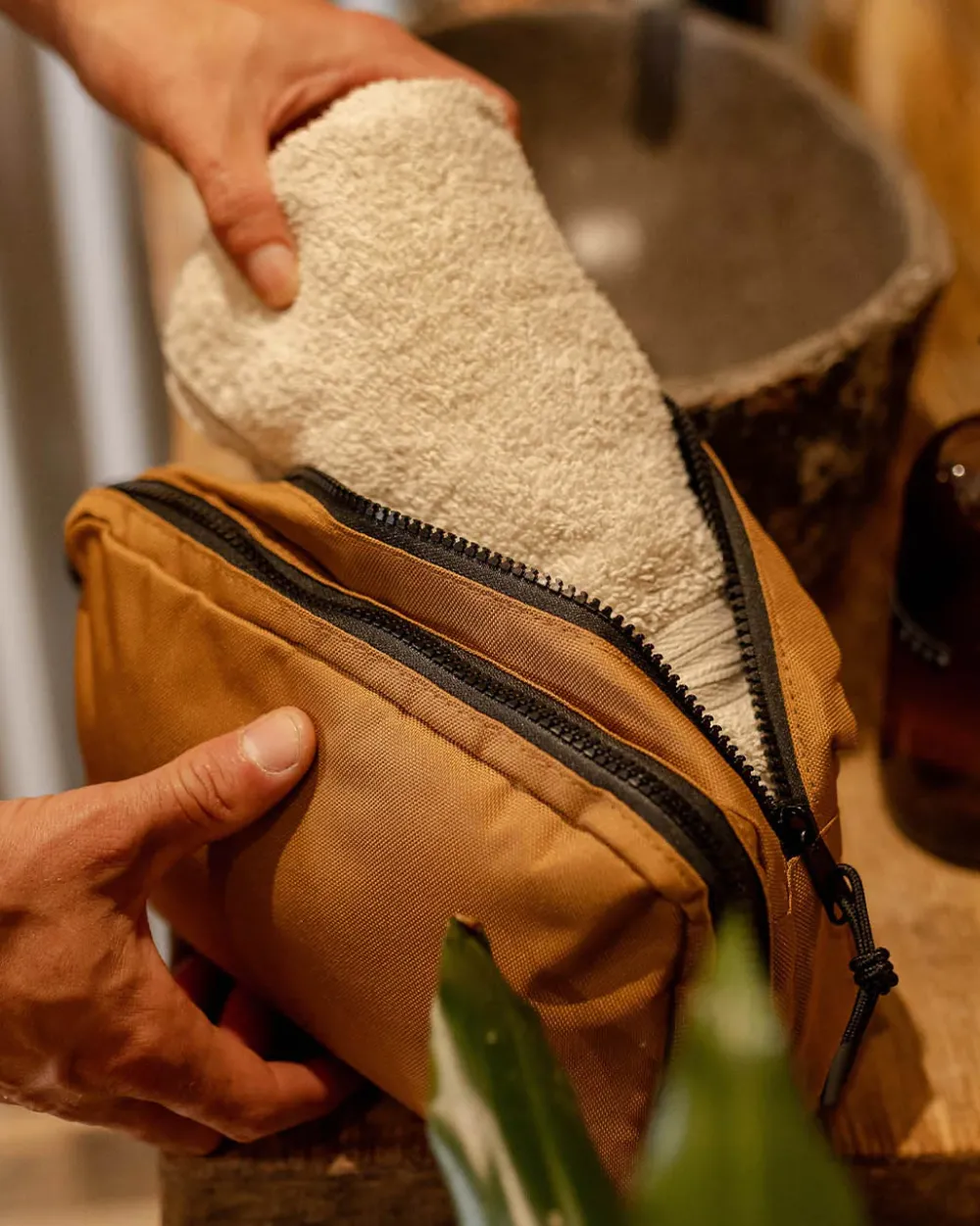 Passenger Accessories|Men's Outlet>Travel Recycled Wash Kit Golden Brown